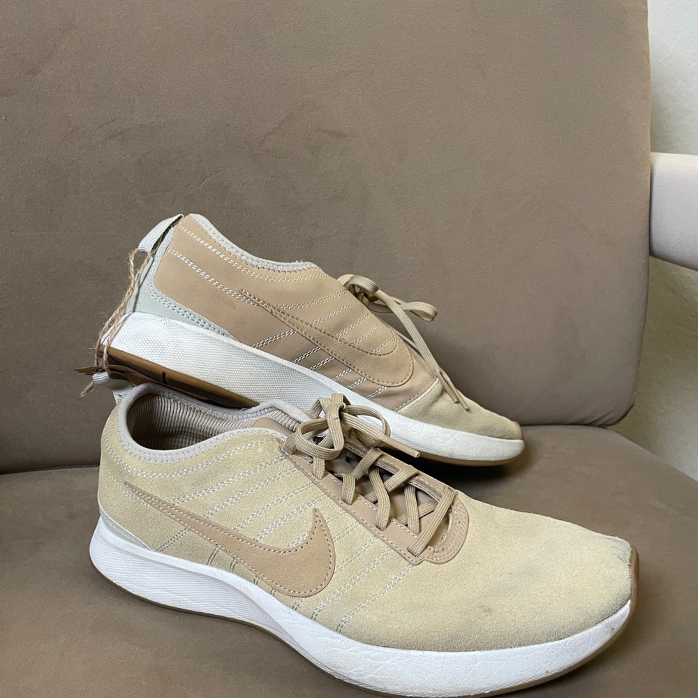Nike Women's Tan Sneakers